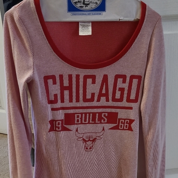 Chicago Bulls Long Sleeve Shirt - Picture 2 of 2